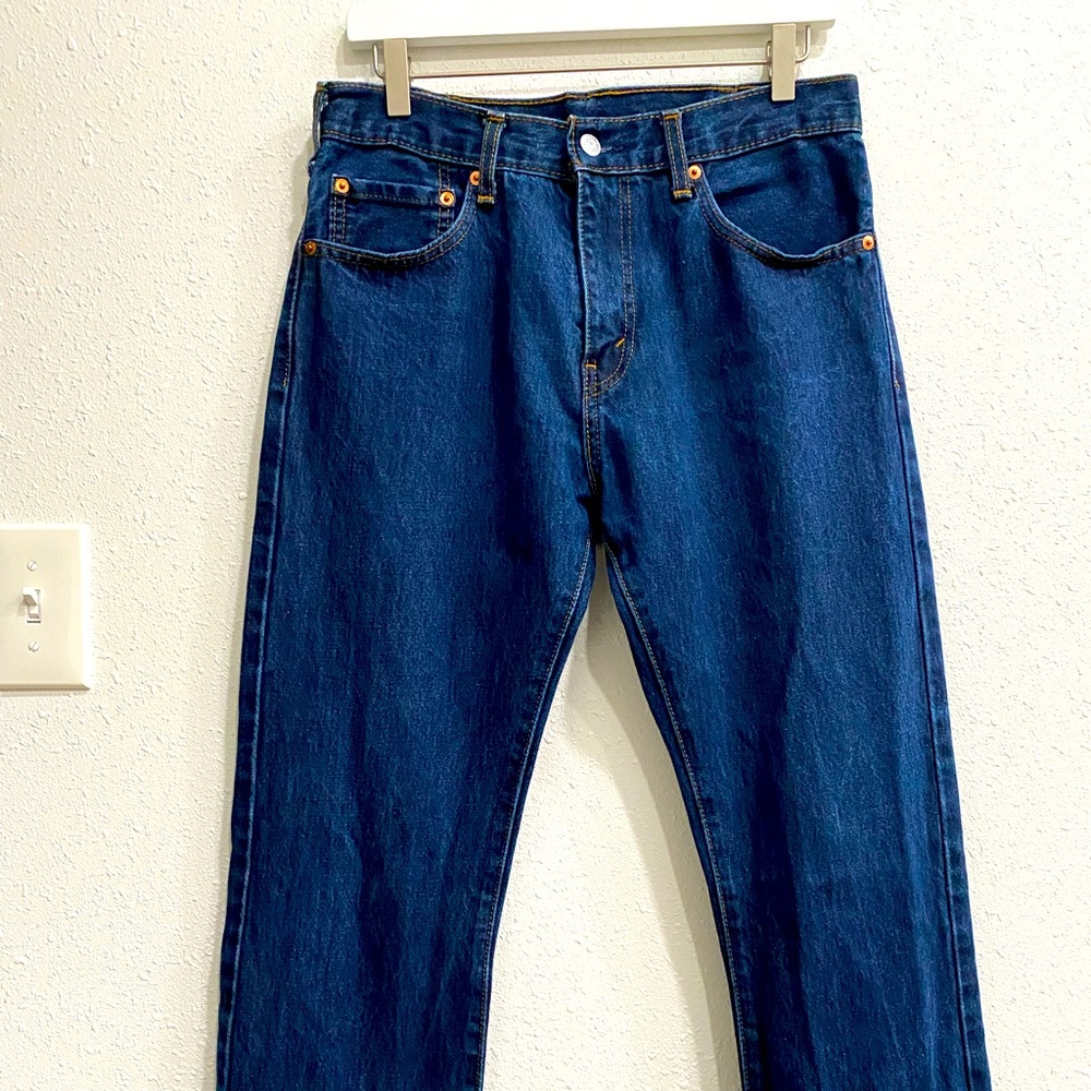 LEVIS men jeans pants size 32 X 32 created by Strauss & Company in 1873